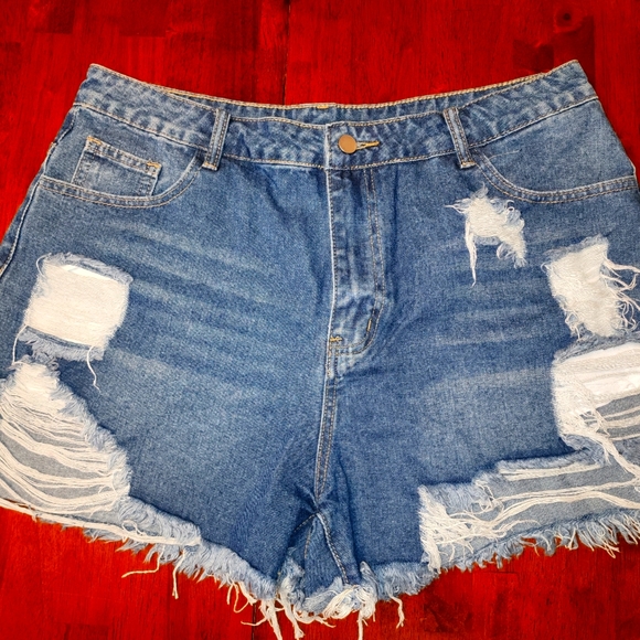 Distressed Shorts - Picture 1 of 2